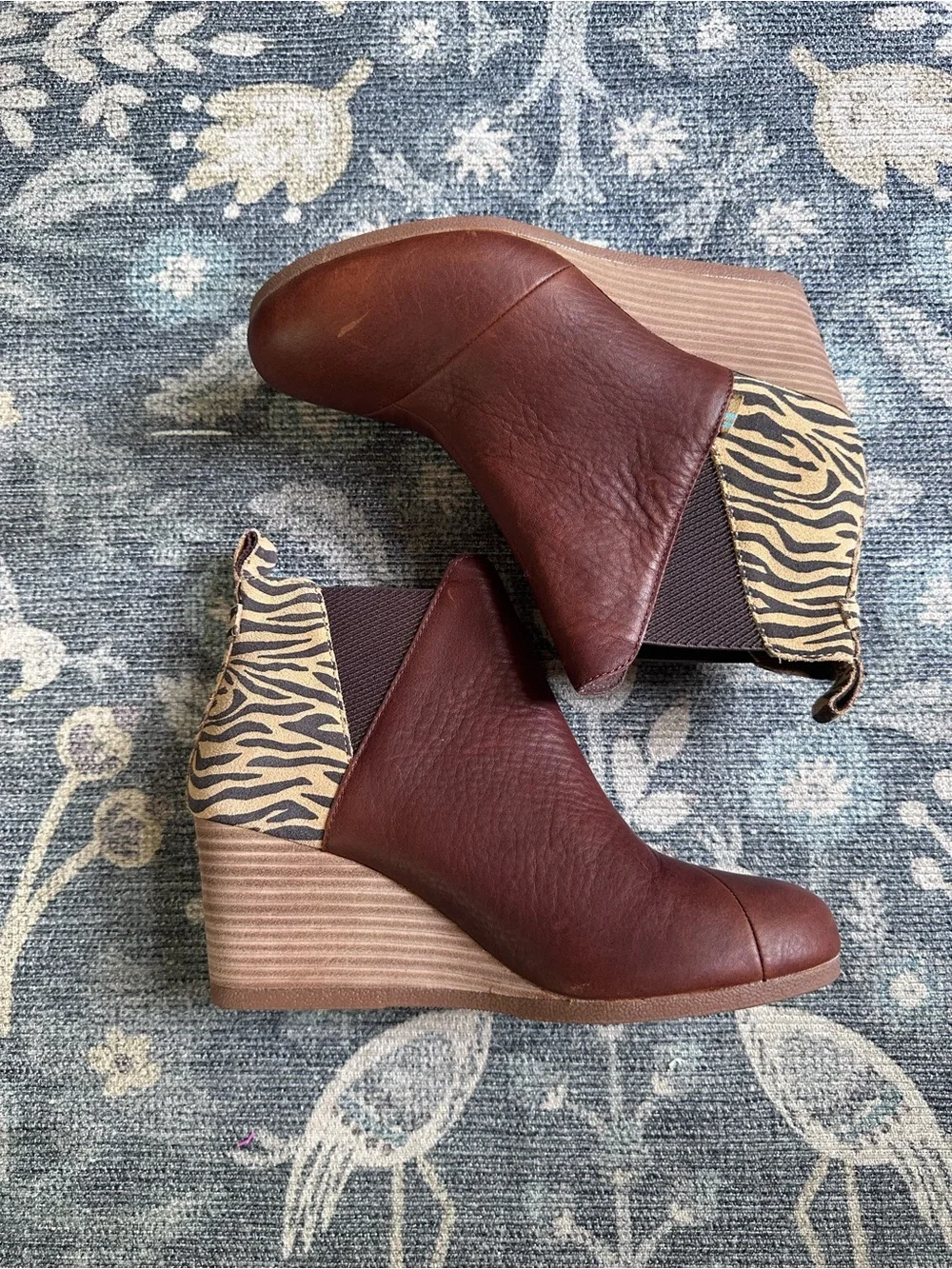 TOMS Kelsey Brown Leather Zebra Print Wedge Booties Sz 8